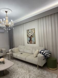 Yağlı Boya Dokulu Kabartmalı Çiçekli Kadın Tablo