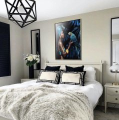 Kanvas Tablo Elegant Woman Kod: K700 90x90cm Kanvas Tablo - Altın Metal Çerçeve-